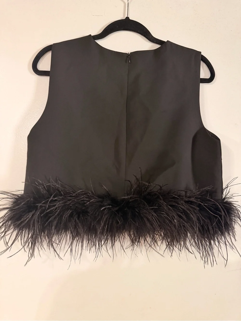 La Ros Black Cropped Ostrich Feather Top - Picture 2 of 3